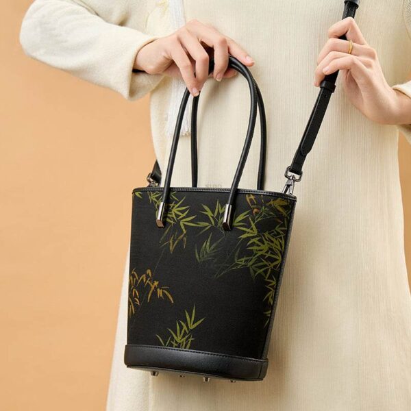 1_祥雲舎_シルク_バンブープリント_クロスボディ_バケットバッグ_P110608 1_Xiangyunsha_Silk_Bamboo_Print_Crossbody_Bucket_Bag_P110608