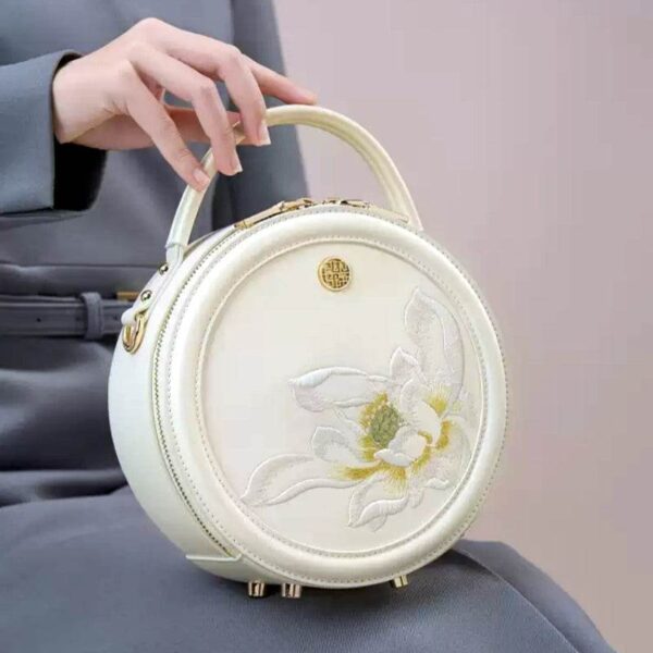 3_Sinocultural_Embroidery_Leather_White_Round_Handbag_Lotus 3_Sinocultural_Embroidery_Leather_White_Round_Handbag_Lotus