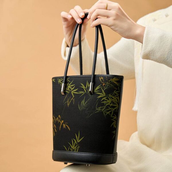 4_祥雲舎_シルク_バンブープリント_クロスボディ_バケットバッグ_P110608 4_Xiangyunsha_Silk_Bamboo_Print_Crossbody_Bucket_Bag_P110608