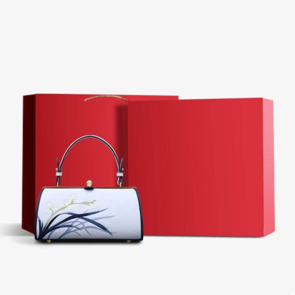 刺繍_レザー_青_蘭_シリンダー_チェーン_バレル_バッグ_-_中文2470714 Embroidery_Leather_Blue_Orchid_Cylinder_Chain_Barrel_Bag_-_SinoCultural-2470714