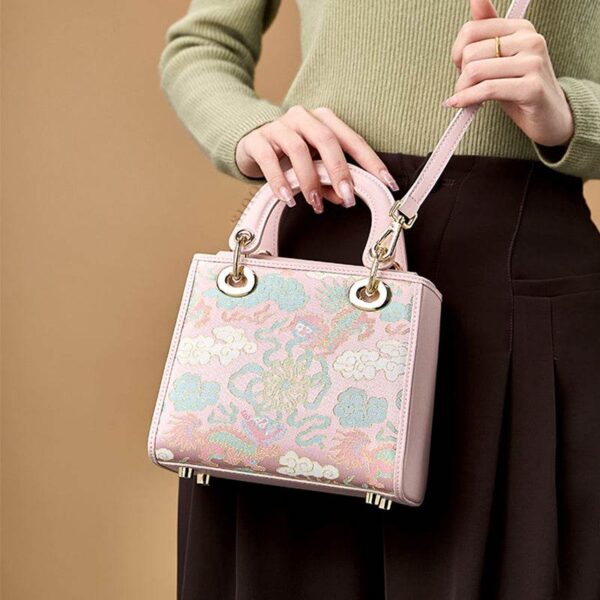 Song_Brocade_Retro_Crossbody_Handbag_Lion_Playing_with_Ball_Pattern_P12065302-2_4 Song_Brocade_Retro_Crossbody_Handbag_Lion_Playing_with_Ball_Pattern_P12065302-2_4