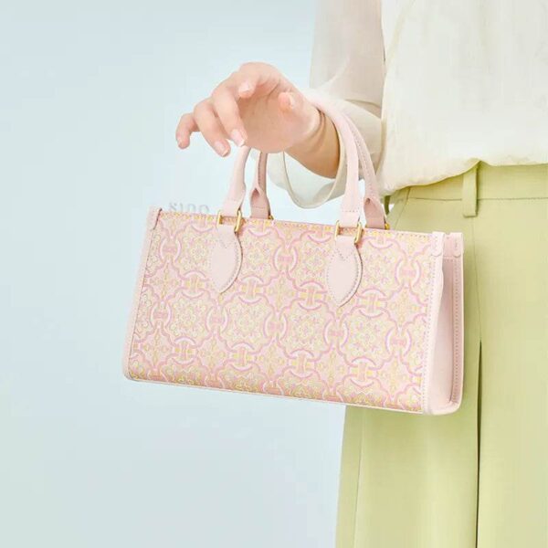 宋錦皮革手提袋拼盤金鼎盛モチーフモデル手提袋 song-brocade-leather-handbag-pink-gold-dingsheng-motif-model-handheld